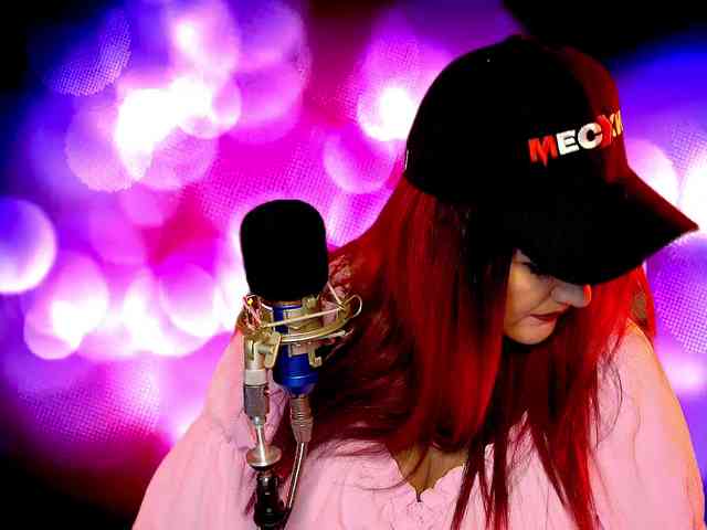 Meskhimusic webcam