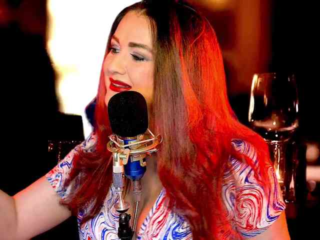 Meskhimusic webcam