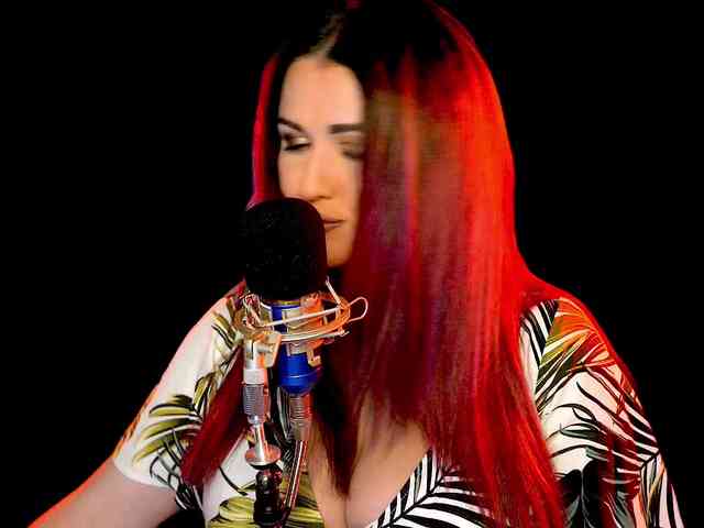 Meskhimusic webcam