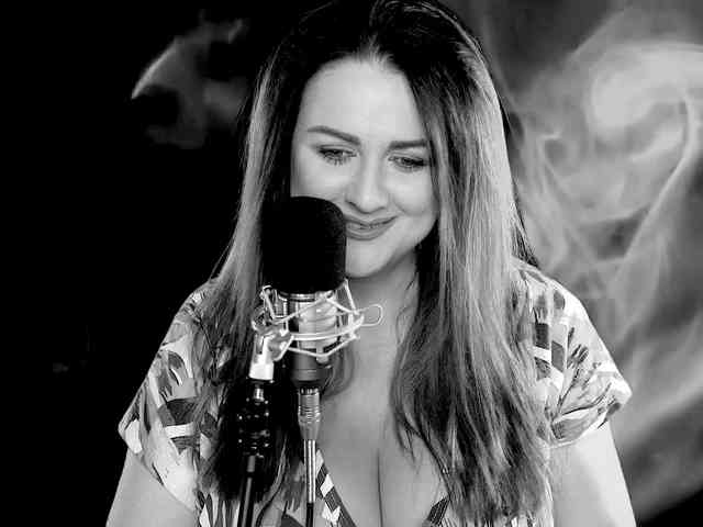 Meskhimusic webcam