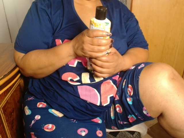 hotchocolateh live cam on BongaCams