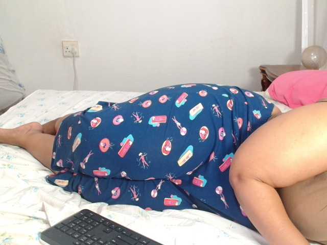 hotchocolateh, live now on BongaCams
