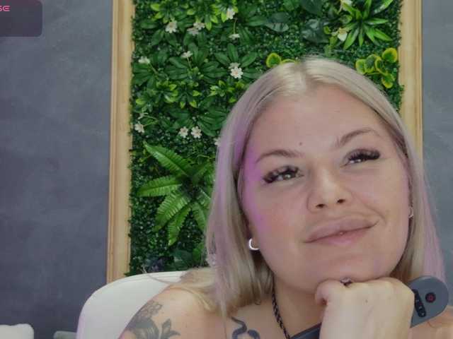 AlissaVox live webcam show