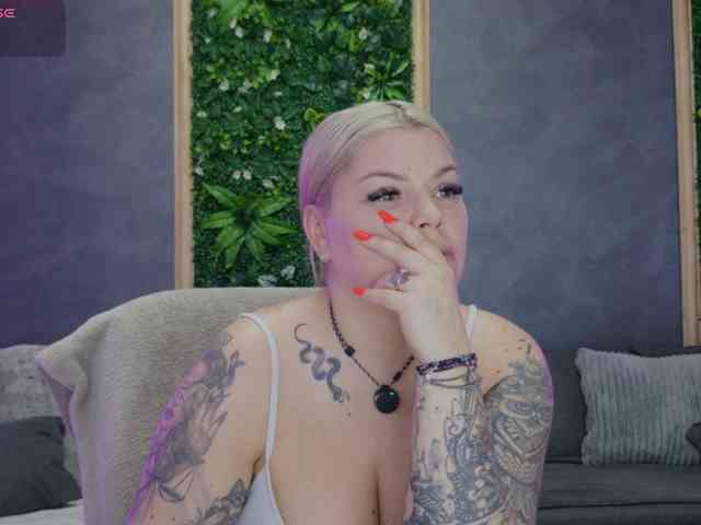 Modella: Issa_Jo