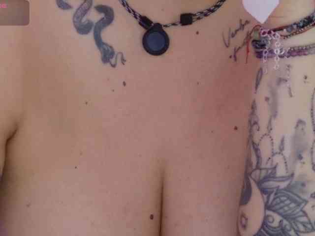 AlissaVox Live Webcam on BongaCams