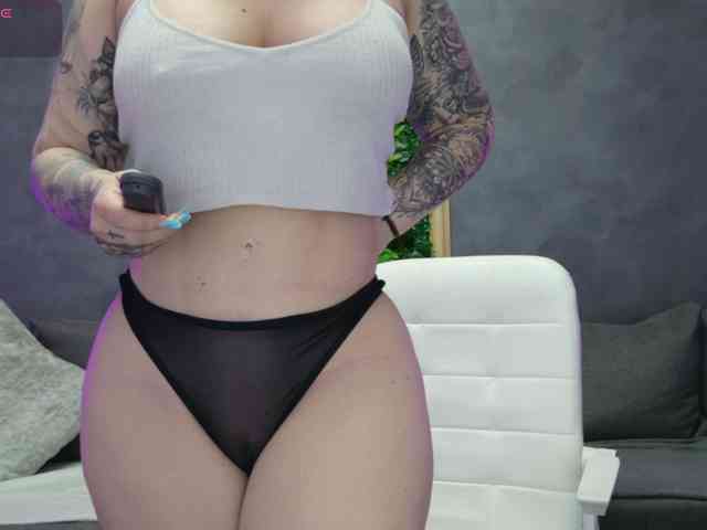 Issa_Jo webcam