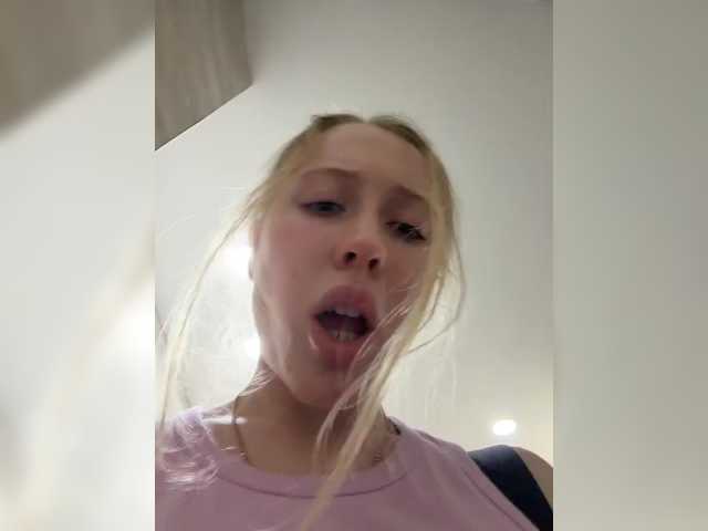 Likachkaa live webcam show