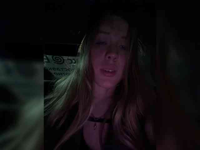 Model ini sedang live sekarang. Likachkaa