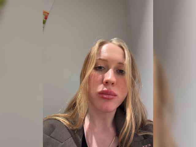 This model is live right now. Likachkaa