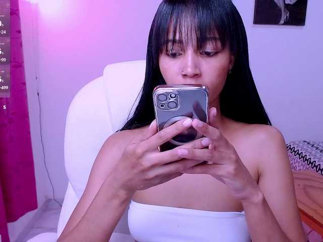Isabel-hot live cam on UnifiedCams