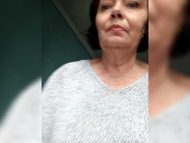asya18, en directo ahora en BongaCams