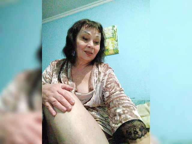 asya18's BongaCams show and profile