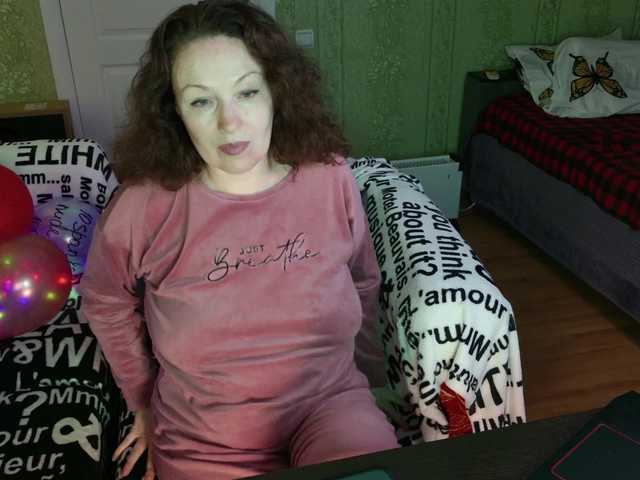 le modèle MeganIris est en webcam porno dans un show sur le site bongacams, il possède les tags suivants: White/Caucasian,Brunette,Shaved