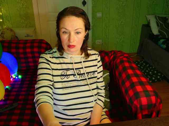 meganiris's live room