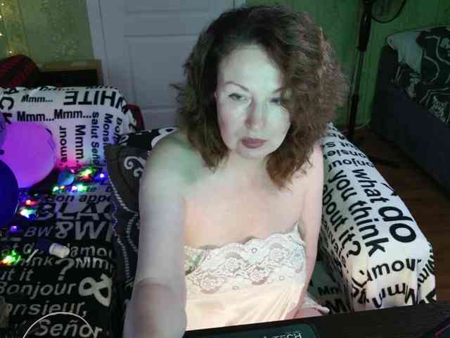 meganiris's live room