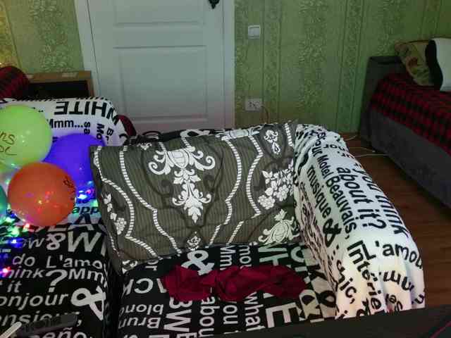 MeganIris webcam