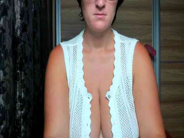 Curvyjules69 webcam
