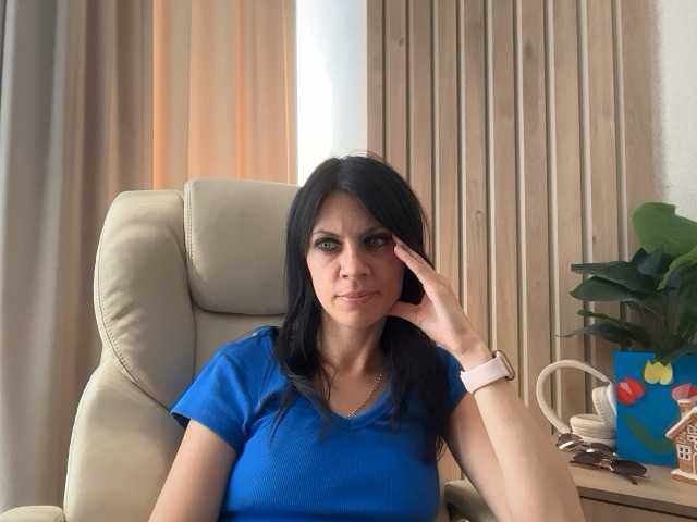 InjaAtHome live cam on BongaCams