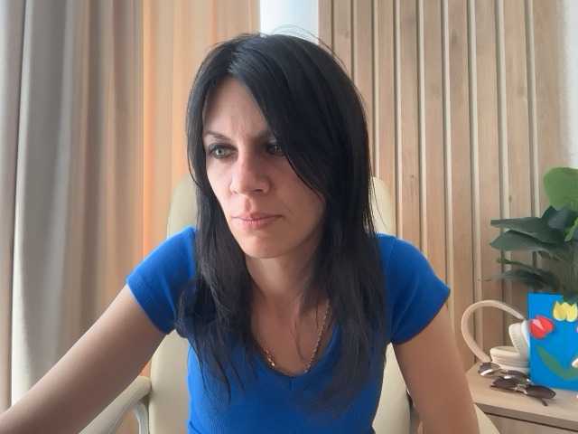 InjaAtHome live cam on BongaCams