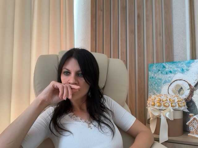 InjaAtHome live webcam show