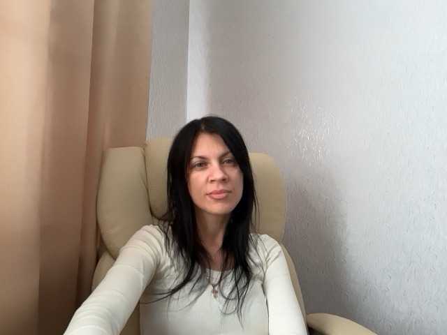 InjaAtHome, en vivo ahora en BongaCams
