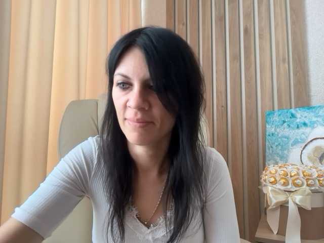 InjaAtHome live cam on BongaCams