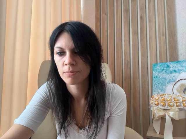 InjaAtHome live cam on BongaCams