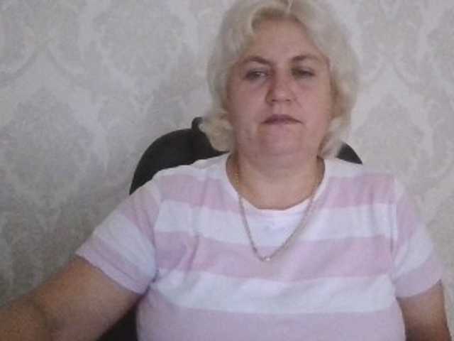 AngelaFamez live cam on BongaCams