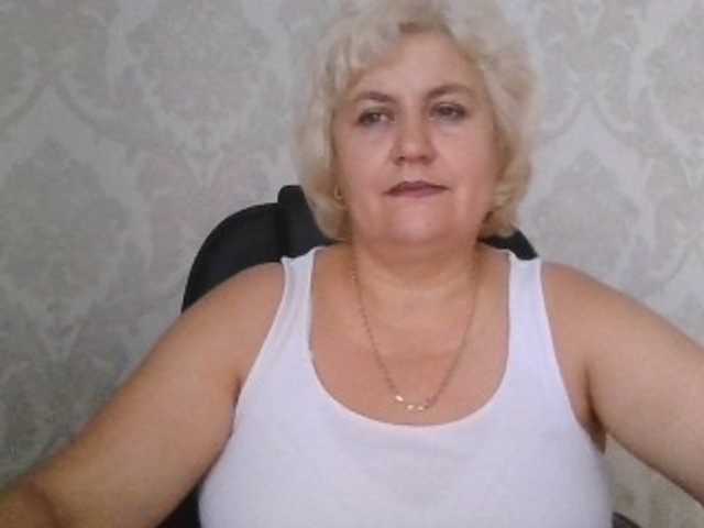 AngelaFamez live cam on BongaCams