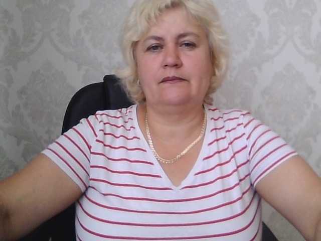 AngelaFamez live cam on BongaCams