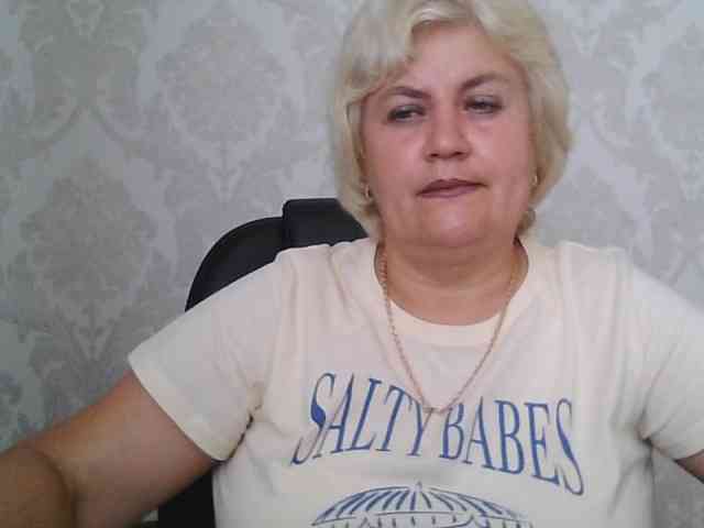AngelaFamez webcam