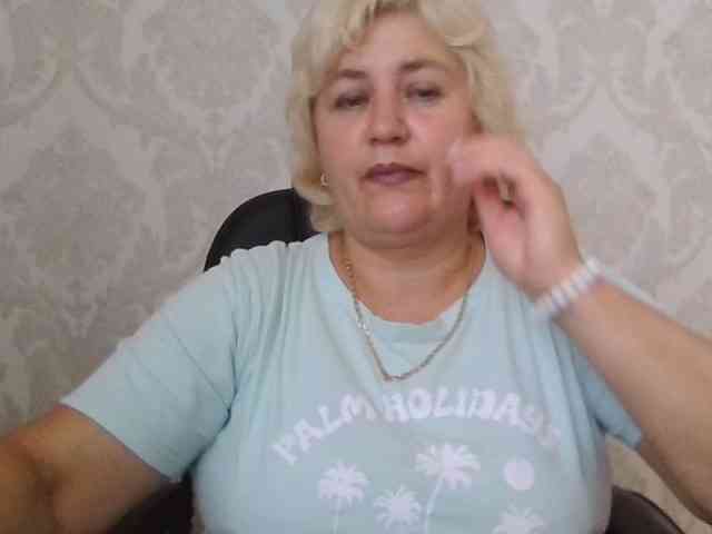 AngelaFamez webcam