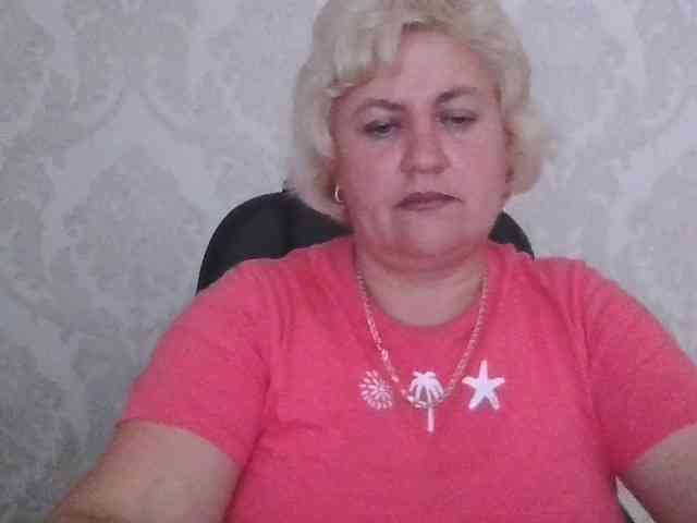 AngelaFamez webcam