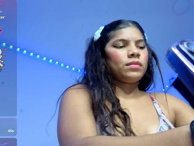 Kloe-Lopez live cam on BongaCams