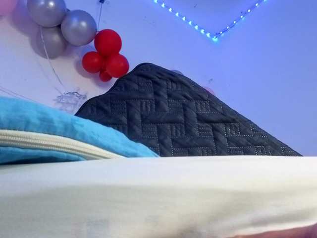 Kloe-Lopez live cam on BongaCams