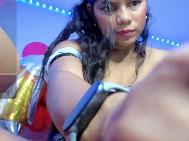 Kloe-Lopez live cam on BongaCams