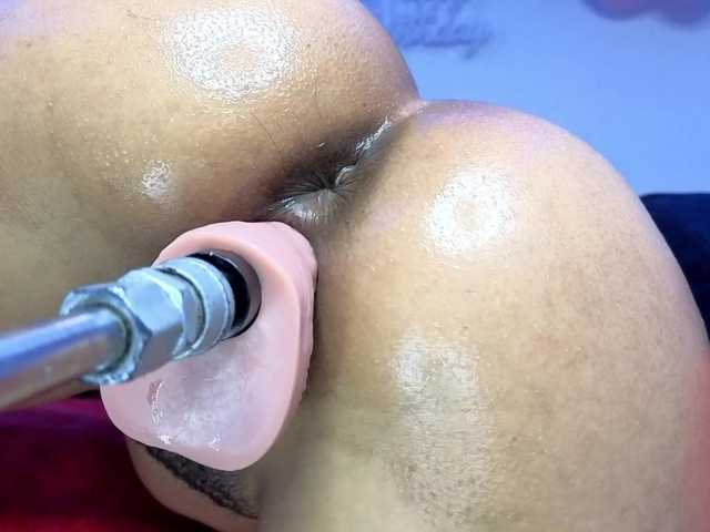 Kloe-Lopez live cam on BongaCams