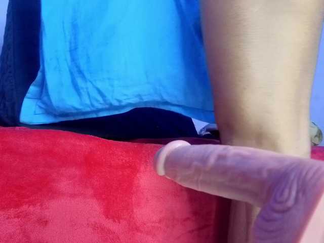 Kloe-Lopez live cam on BongaCams