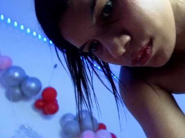 Kloe-Lopez live cam on BongaCams