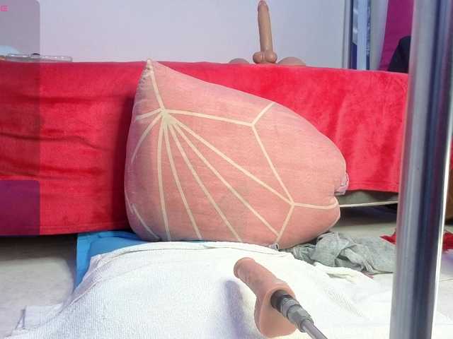 Kloe-Lopez live cam on BongaCams