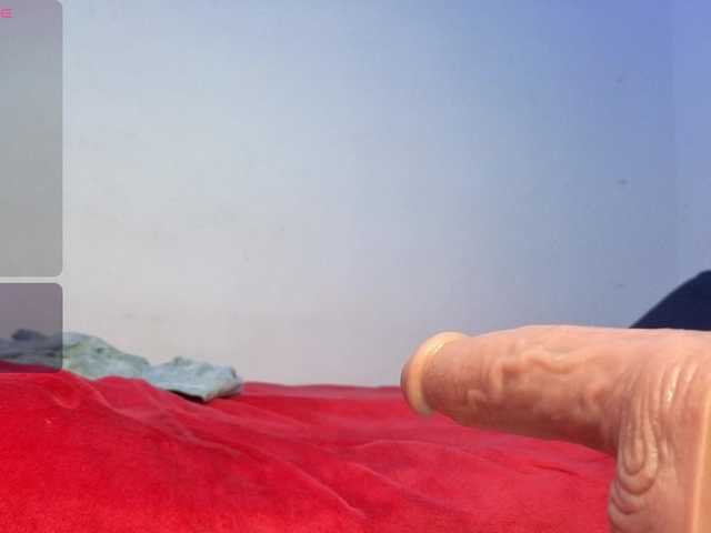 Kloe-Lopez live cam on BongaCams