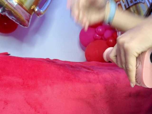 Kloe-Lopez live cam on BongaCams