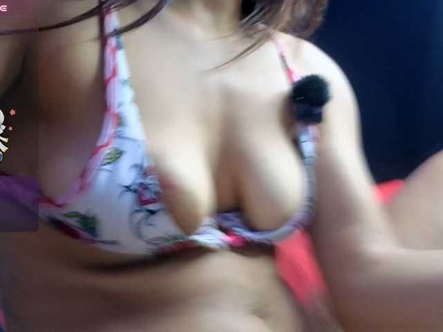 Kloe-Lopez live cam on BongaCams