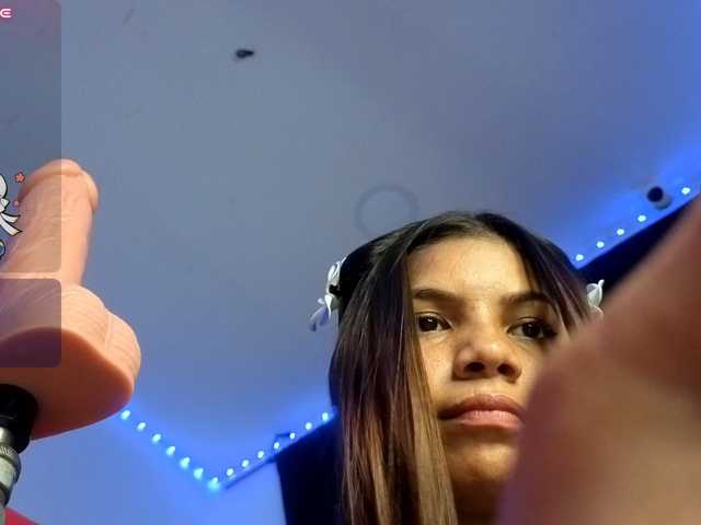 Kloe-Lopez live cam on BongaCams