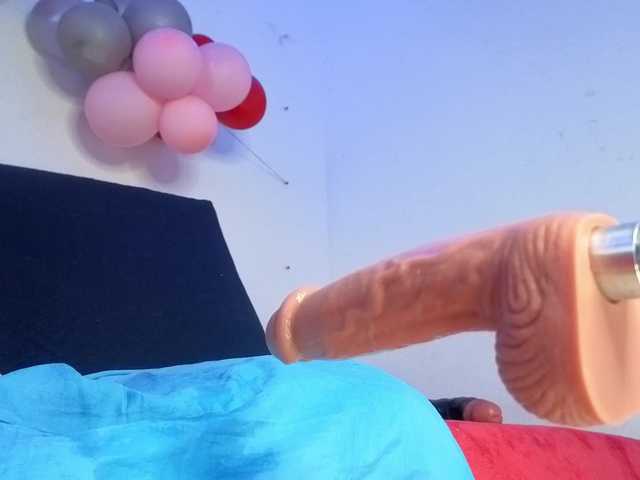 Kloe-Lopez live cam on BongaCams
