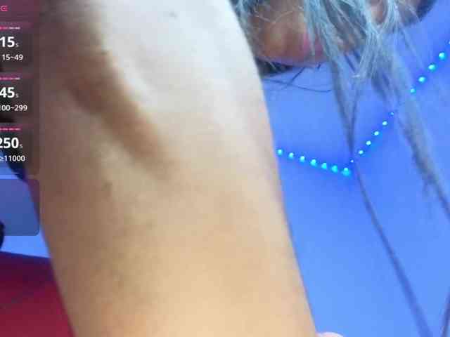 Kloe-Lopez webcam