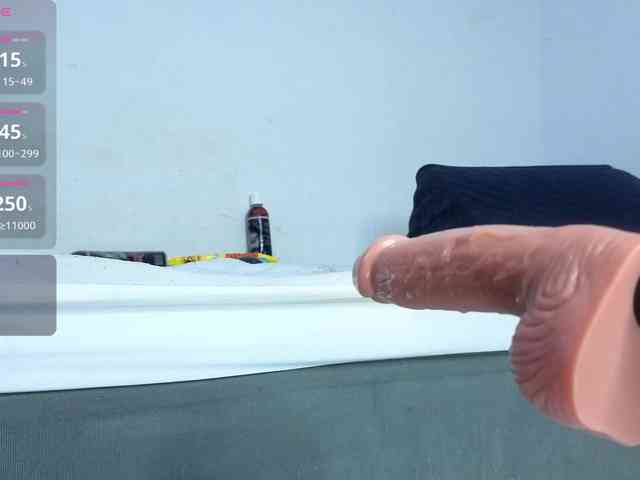 Kloe-Lopez webcam