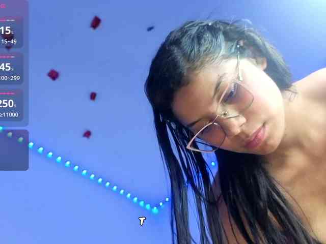 Kloe-Lopez webcam