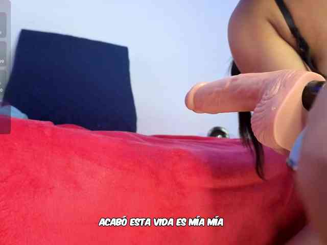 Kloe-Lopez webcam
