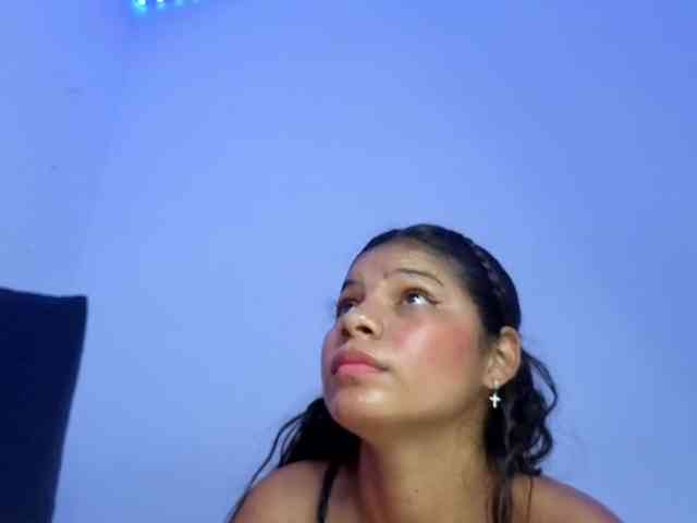 Kloe-Lopez's webcam live show